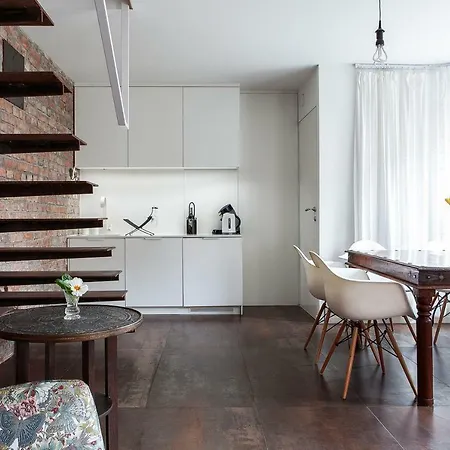 Apartment 10