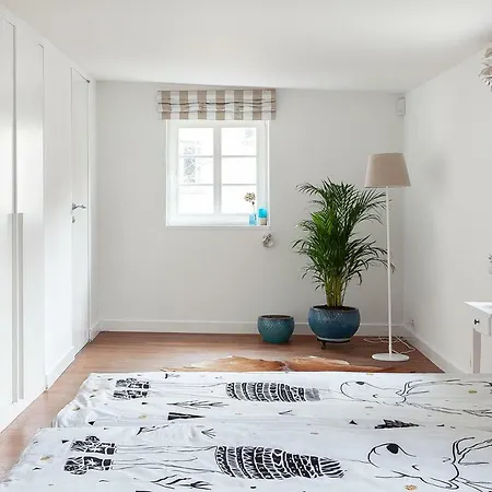 10 Apartment