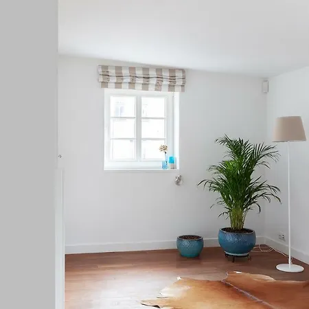 10 Apartment