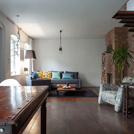 10 Apartment